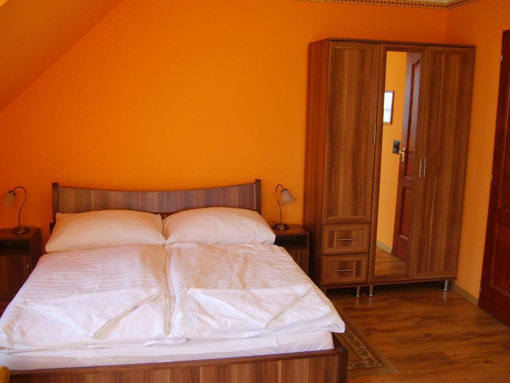 Bed and Breakfast Szuts Panzio Fertőrákos Pokoj fotografie