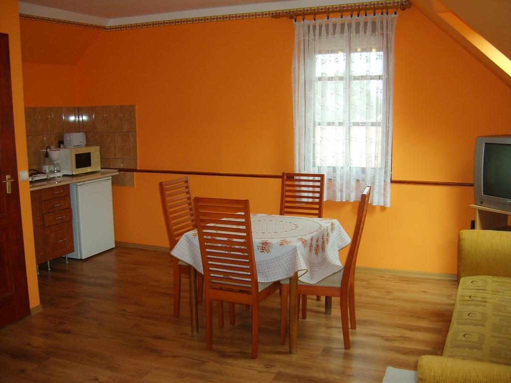 Bed and Breakfast Szuts Panzio Fertőrákos Pokoj fotografie
