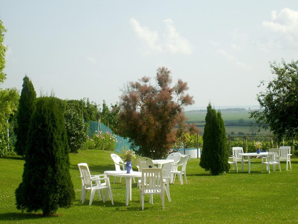 Bed and Breakfast Szuts Panzio Fertőrákos Exteriér fotografie