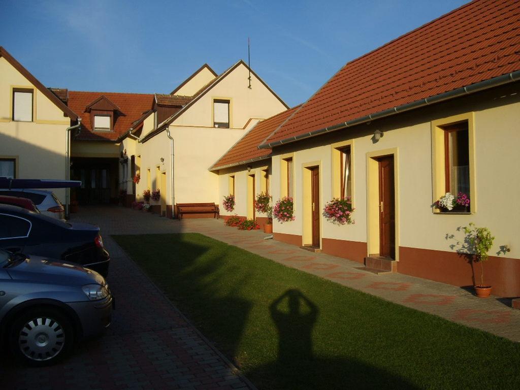 Bed and Breakfast Szuts Panzio Fertőrákos Exteriér fotografie