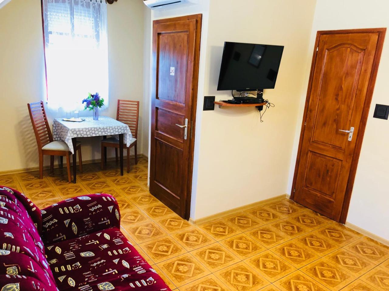 Bed and Breakfast Szuts Panzio Fertőrákos Exteriér fotografie
