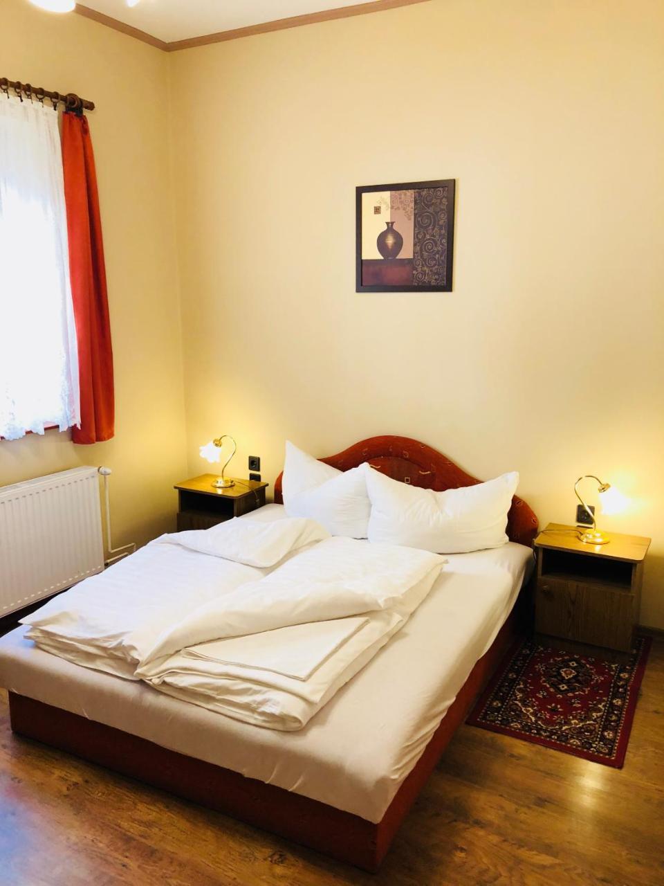 Bed and Breakfast Szuts Panzio Fertőrákos Exteriér fotografie