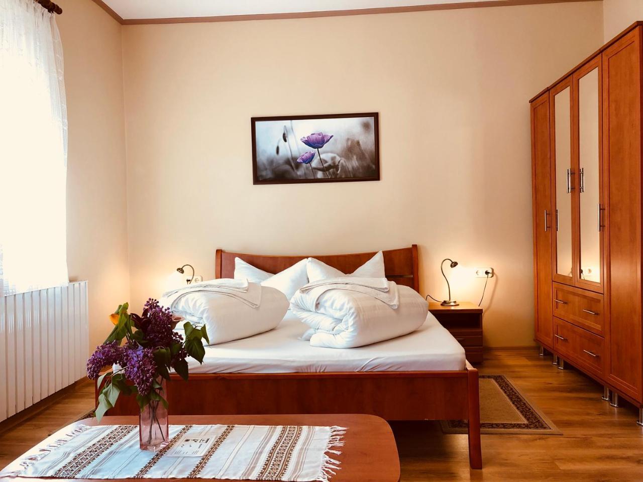 Bed and Breakfast Szuts Panzio Fertőrákos Exteriér fotografie
