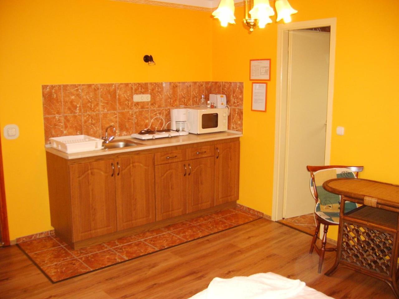 Bed and Breakfast Szuts Panzio Fertőrákos Pokoj fotografie